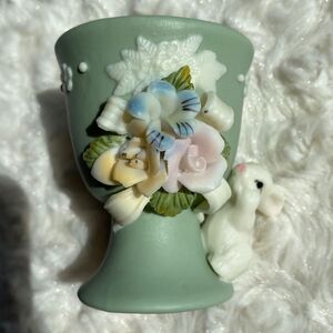 EGG HOLDER~CERAMIC~BUNNY RABBIT & COLORFUL FLOWERS~SO DAINTY~GREAT CONDITION~BR